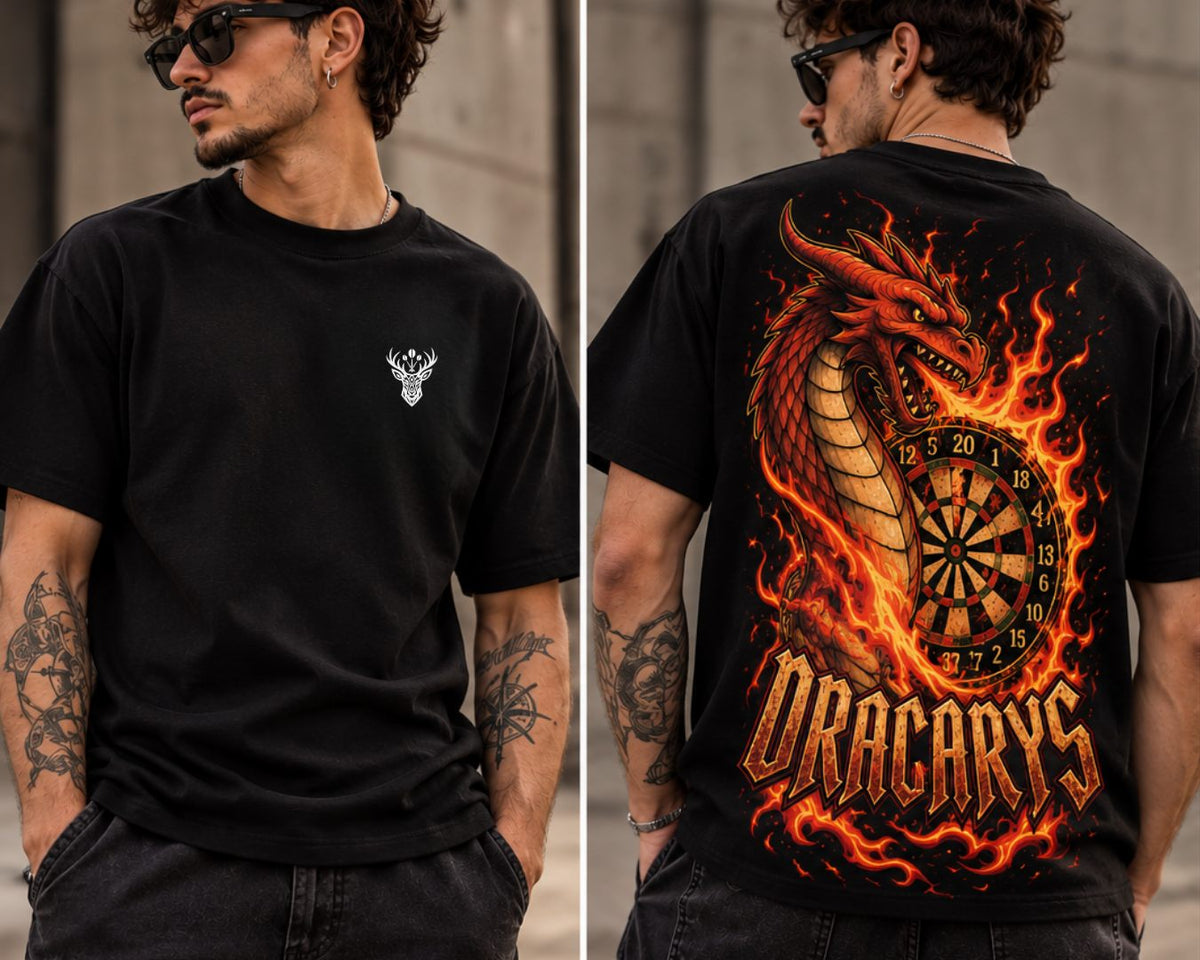 Camiseta de dardos Dracarys negra, delante con el ciervo de Ciervas y detrás con el dragón en llamas y la diana