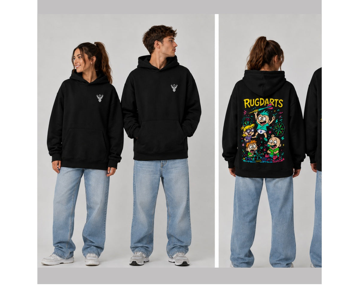 Sudadera oversize de dardos Rugdarts negra: logo de CIERVAS delante y el diseño de bebés con dardos detrás