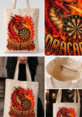 Tote bag de dardos Dracarys en color crudo: vista delantera, detalle del dragón y bolsillo interior con cremallera